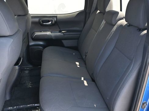 Used 2018 Toyota Tacoma TRD Sport w/ Technology Package RWD image 18