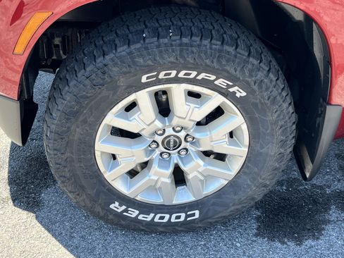 Used 2023 Nissan Frontier SV AWD/4WD image 13