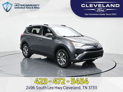 Used 2018 Toyota RAV4 XLE image 1