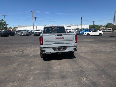 Used 2025 GMC Sierra 1500 AT4 w/ AT4 Premium Package AWD/4WD image 17