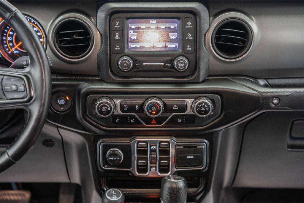 Used 2021 Jeep Gladiator Sport AWD/4WD image 20