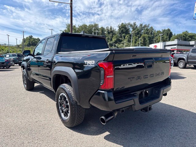 Used 2024 Toyota Tacoma TRD Off-Road AWD/4WD image 4