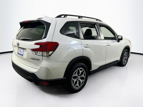 Used 2023 Subaru Forester Premium AWD/4WD image 5