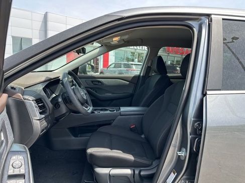 Used 2023 Nissan Rogue S AWD/4WD image 10