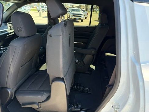 Used 2024 Chevrolet Traverse LT AWD/4WD image 37