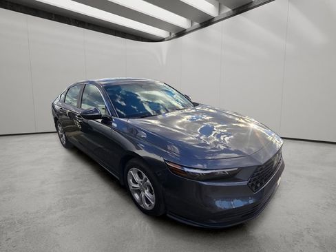 Used 2025 Honda Accord LX image 6