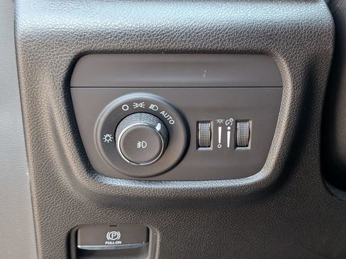 Used 2024 Jeep Grand Cherokee L Limited AWD/4WD image 19