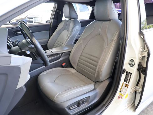 Used 2019 Toyota Avalon Touring FWD image 14