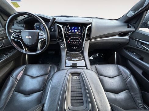Used 2020 Cadillac Escalade Platinum image 13