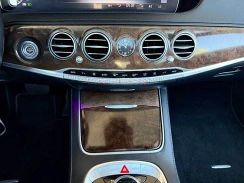 Used 2018 Mercedes-Benz S 560 4MATIC Sedan image 26