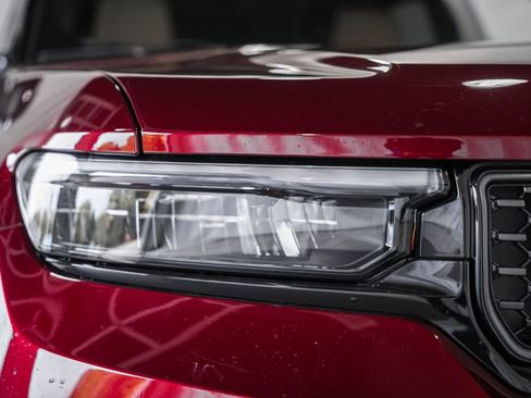 New 2025 Jeep Grand Cherokee Summit image 13