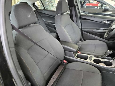 Used 2017 Chevrolet Cruze LS FWD image 20