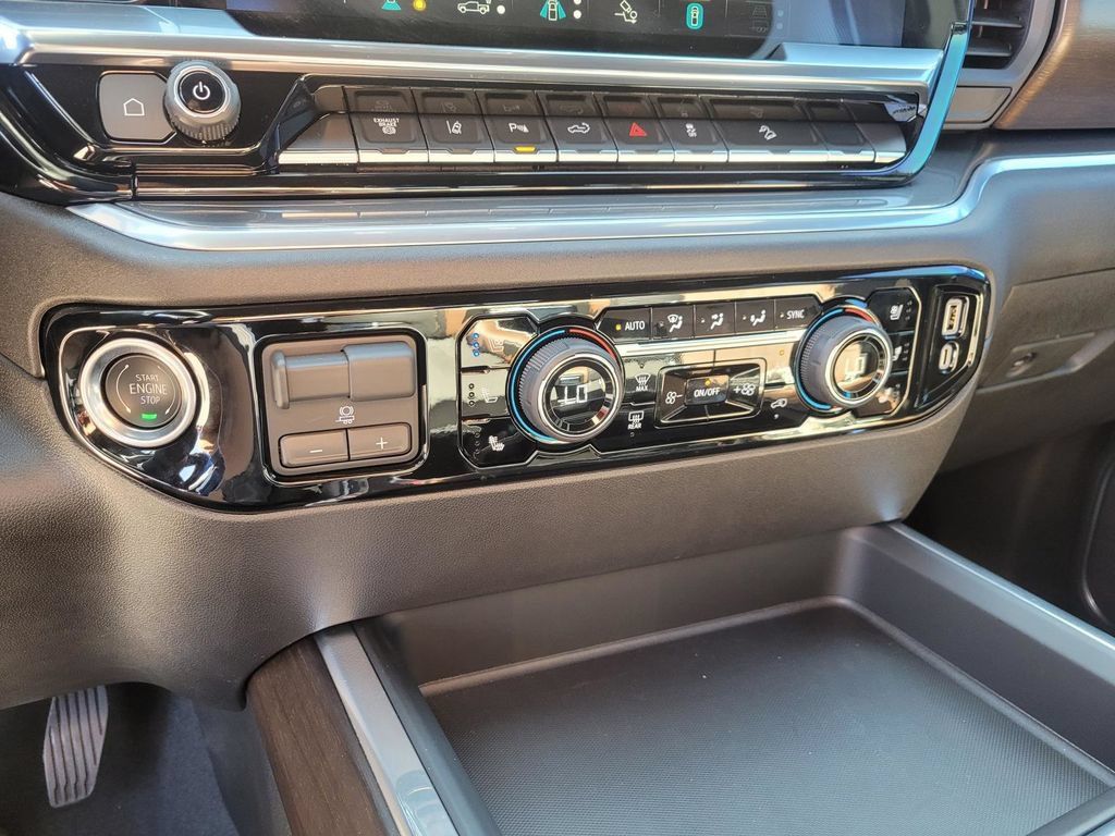 Used 2026 Chevrolet Silverado 2500 High Country AWD/4WD image 28