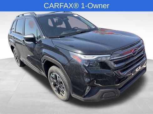 Used 2025 Subaru Forester Premium AWD/4WD image 1
