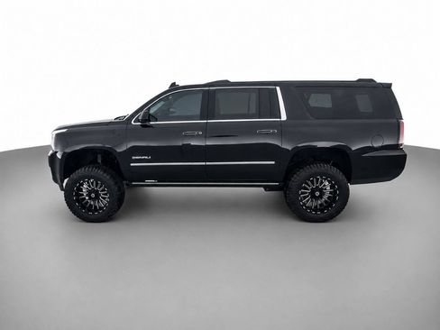 Used 2017 GMC Yukon XL Denali w/ Open Road Package AWD/4WD image 8