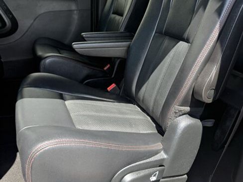Used 2017 Dodge Grand Caravan GT FWD image 29