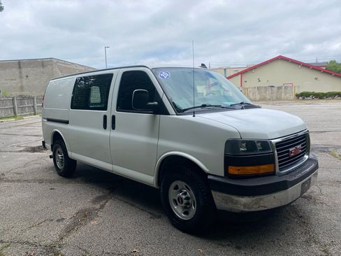 Used 2020 GMC Savana 2500 w/ Driver Convenience Package RWD image 7
