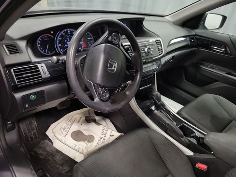 Used 2017 Honda Accord LX image 13