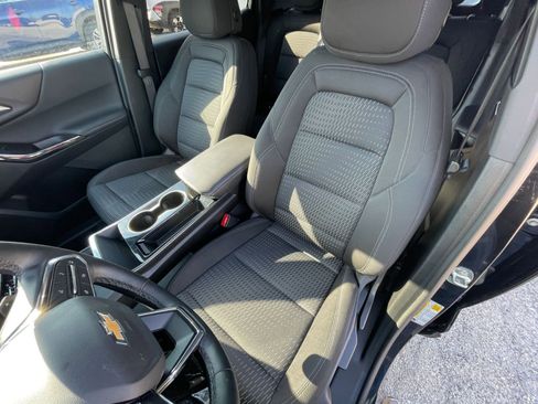 Used 2025 Chevrolet Equinox LT image 36