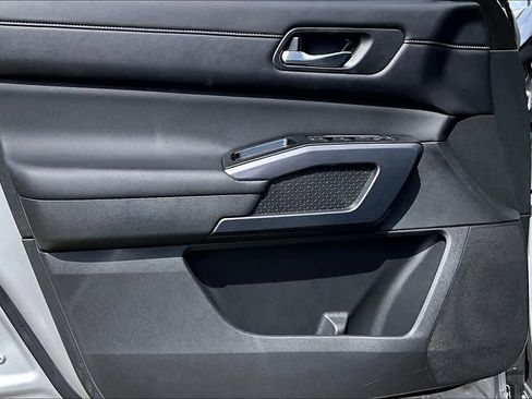 Used 2023 Nissan Pathfinder SL image 20