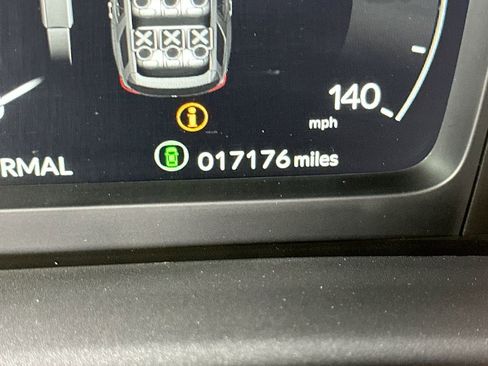 Used 2025 Honda Pilot Black Edition image 37
