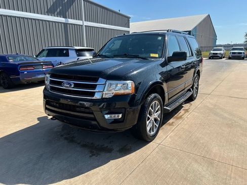 Used 2016 Ford Expedition XLT w/ Equipment Group 202A AWD/4WD image 1