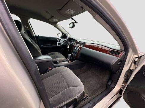 Used 2008 Chevrolet Impala LT image 23