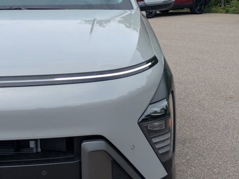 Used 2024 Hyundai Kona Limited AWD/4WD image 13