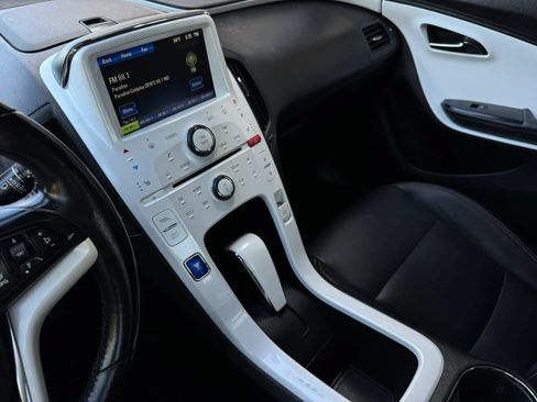Used 2015 Chevrolet Volt Premium w/ Premium Trim Package FWD image 37