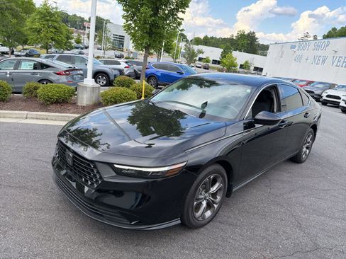 Used 2024 Honda Accord EX image 3