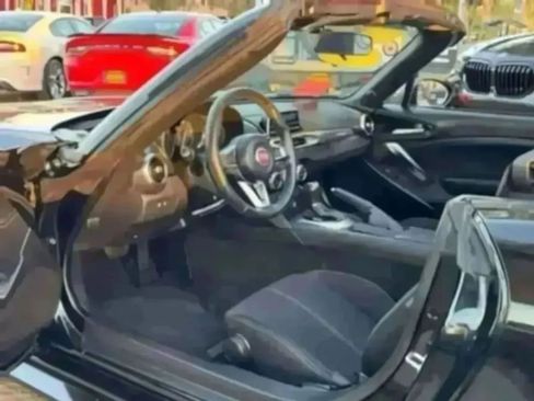 Used 2018 FIAT 124 Spider Classica RWD image 14