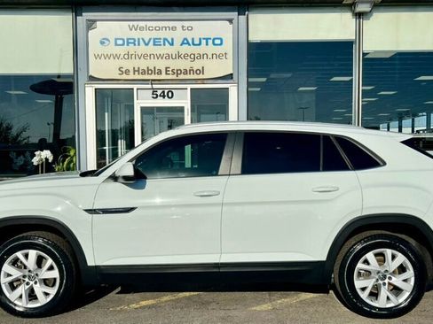 Used 2020 Volkswagen Atlas Cross Sport S image 2