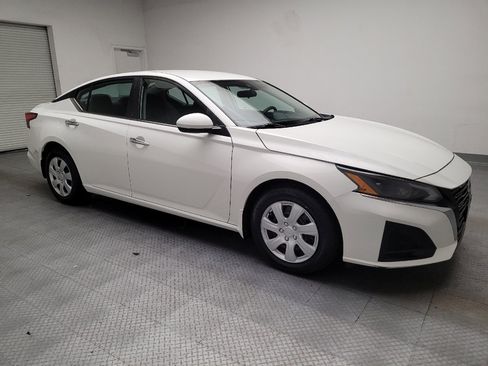 Used 2023 Nissan Altima 2.5 S FWD image 11