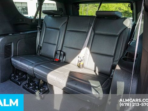 Used 2024 Chevrolet Suburban LT RWD image 22