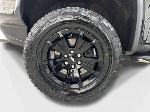 Used 2022 Chevrolet Colorado ZR2 w/ ZR2 Midnight Special Edition AWD/4WD image 53