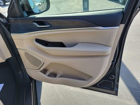 New 2026 Jeep Grand Cherokee L Limited AWD/4WD image 35
