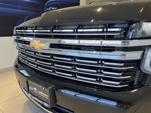 Used 2022 Chevrolet Tahoe Premier w/ Premium Package AWD/4WD image 12