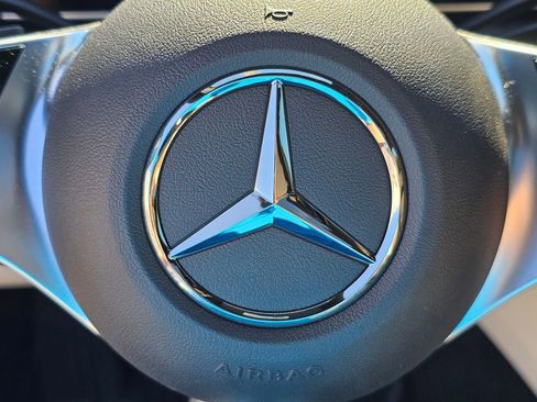 Used 2026 Mercedes-Benz GLC 300 image 22