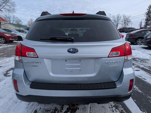 Used 2014 Subaru Outback 2.5i Premium image 12