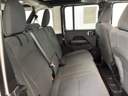 Used 2025 Jeep Wrangler Unlimited Sahara w/ Safety Group AWD/4WD image 16