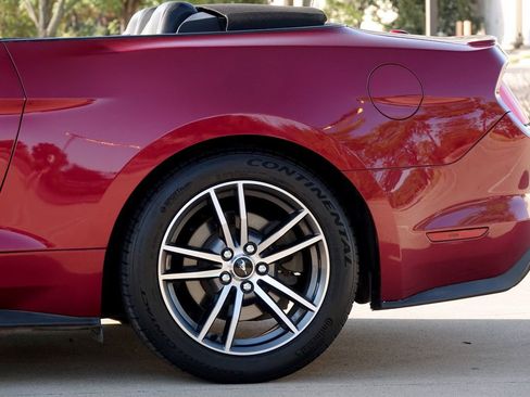 Used 2017 Ford Mustang Premium image 23