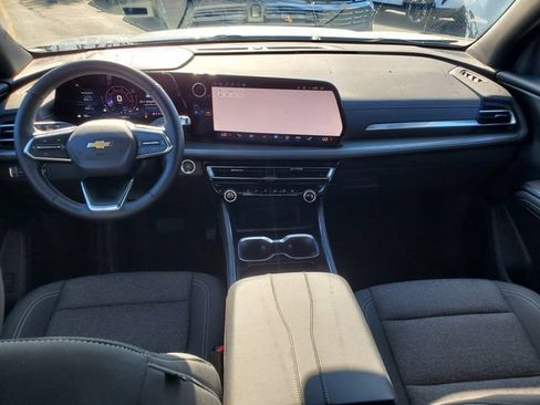 Certified 2024 Chevrolet Traverse LT w/ LPO, Floor Liner Package FWD image 17