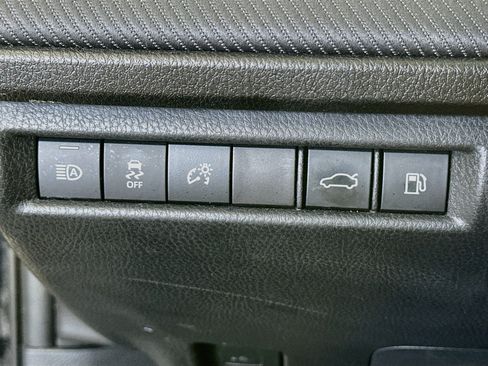 Used 2025 Toyota Camry SE FWD image 17