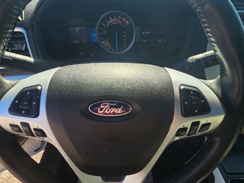 Used 2015 Ford Explorer XLT w/ Equipment Group 202A image 17