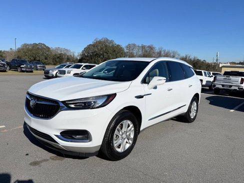 Used 2020 Buick Enclave Essence w/ Sound and Sites Package image 2
