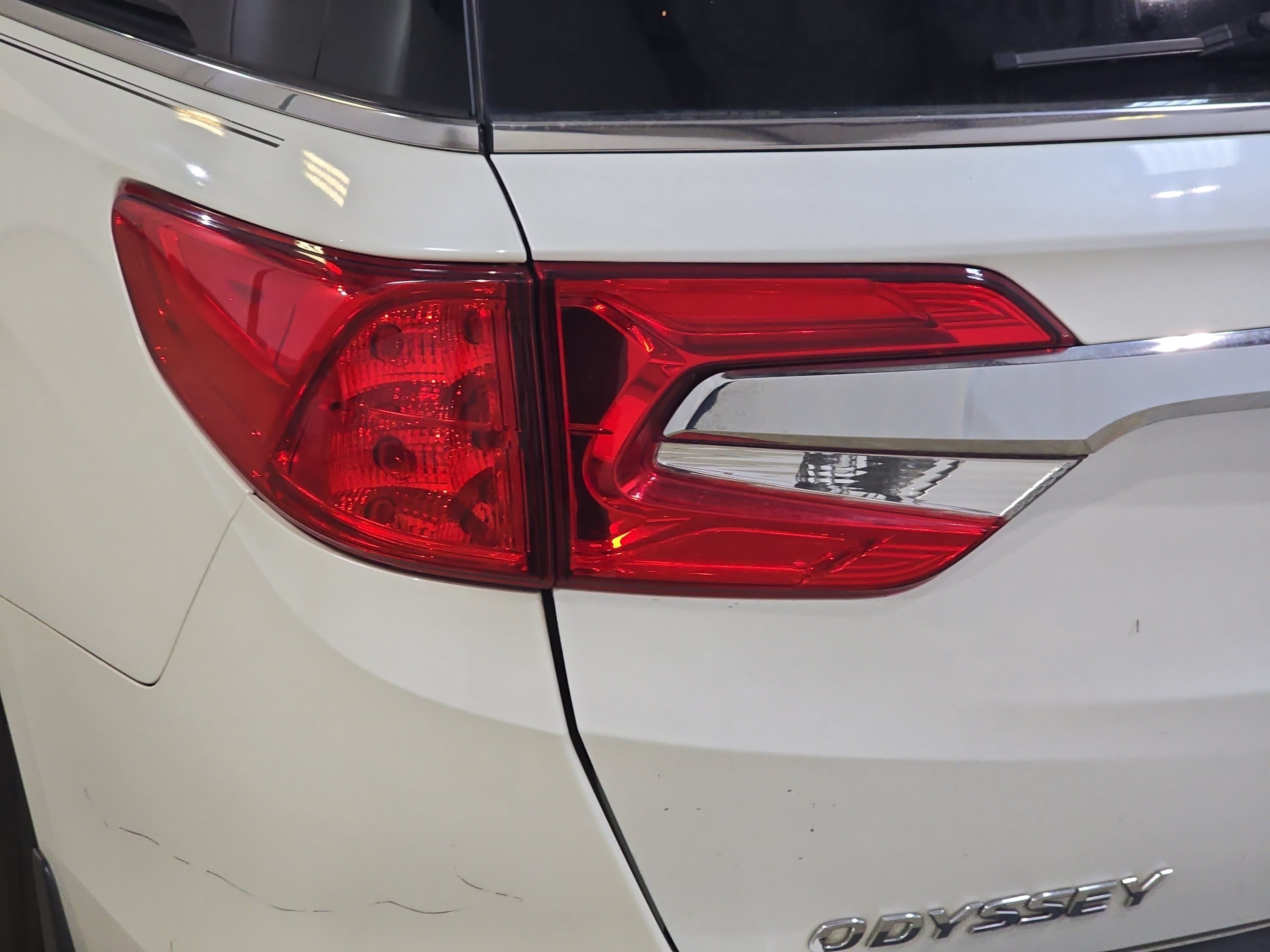 Used 2018 Honda Odyssey EX-L image 31