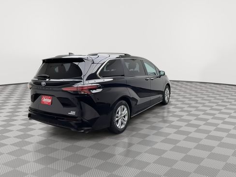 Used 2021 Toyota Sienna XSE w/ XSE Plus Package AWD/4WD image 42