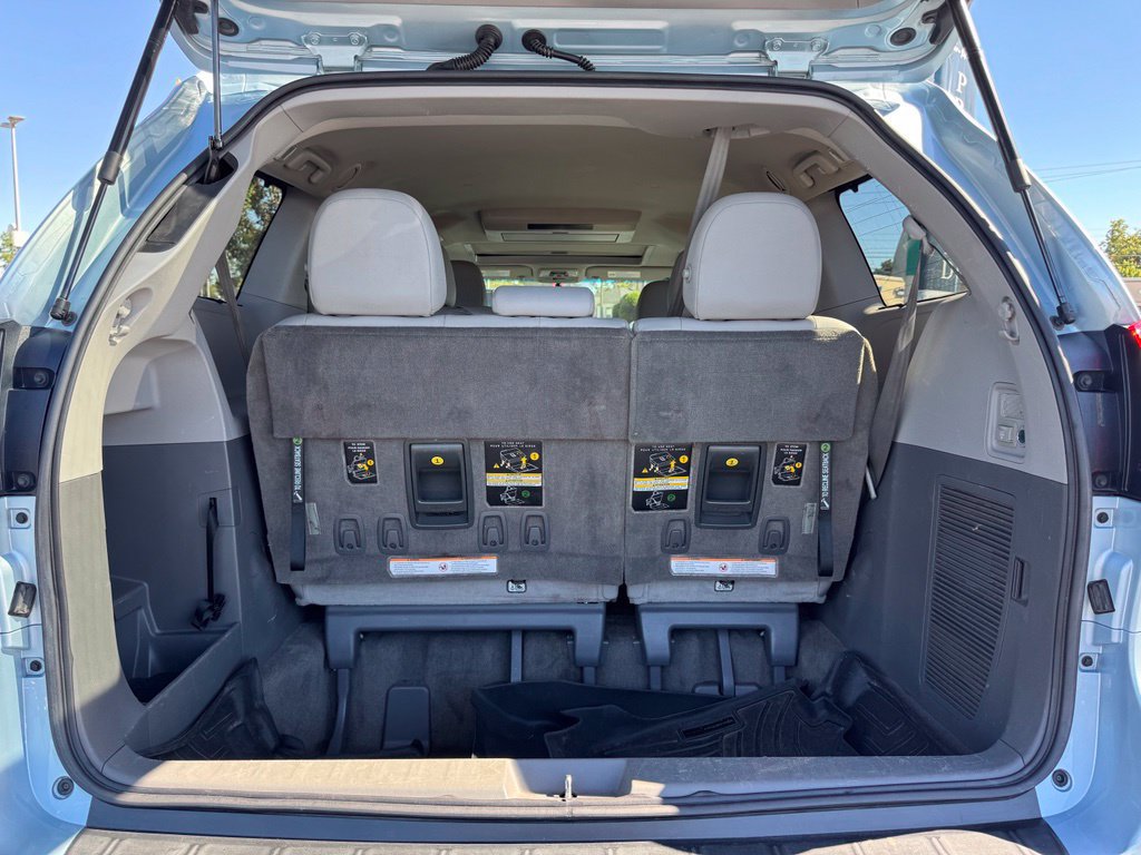 Used 2017 Toyota Sienna XLE Premium FWD image 43