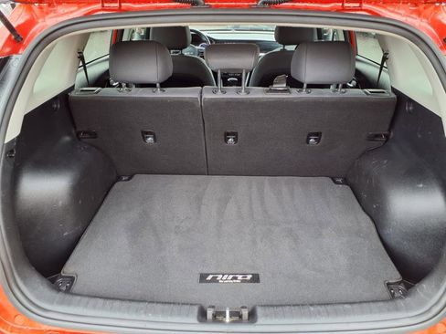 Used 2022 Kia Niro LXS image 16