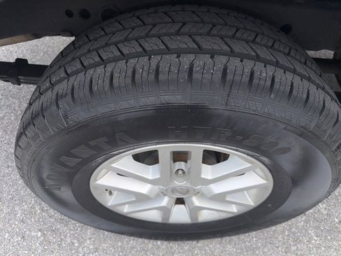 Used 2019 Nissan Frontier SV image 4